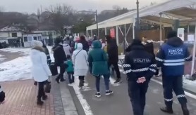 VIDEO// „Copiii veniți la OrheiLand cei mai mari infractori ai țării?” Toate intrările blocate de polițiști